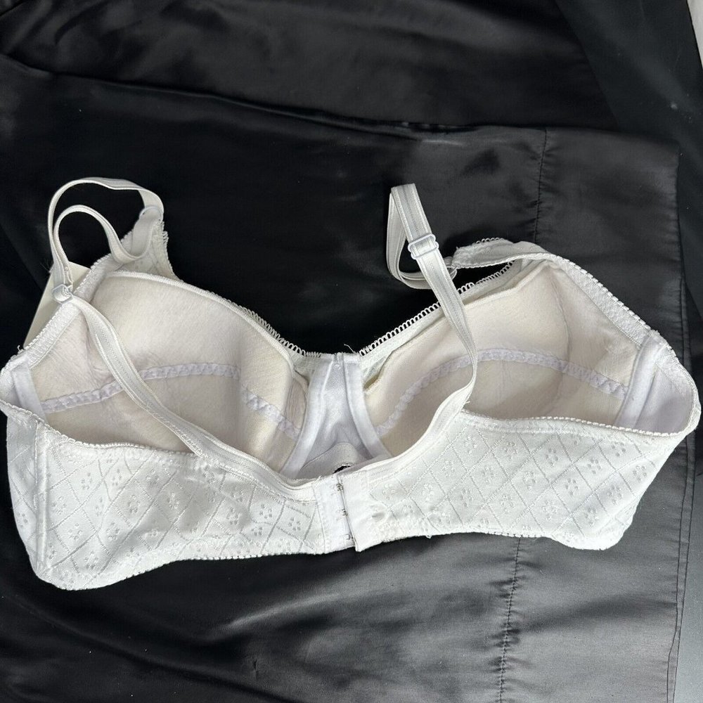 Mamia Lingerie White Bra Intimates Lace bow Embroidery Details Adjustable 40D - Picture 6 of 12